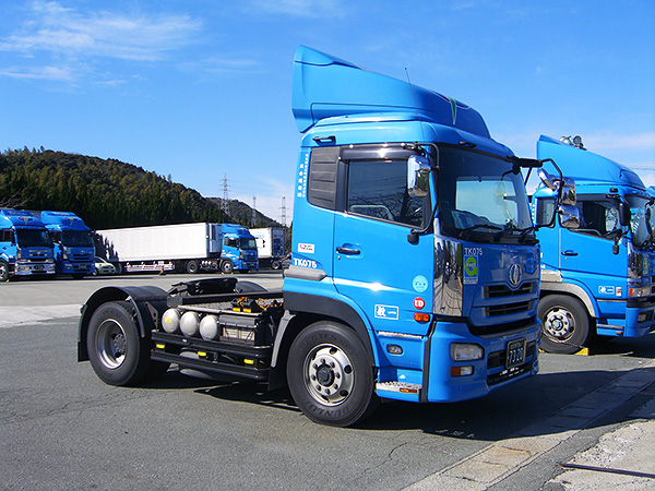 トラクターヘッド2
